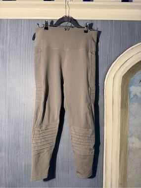 M Sport Gray Athletic Leggings in Large